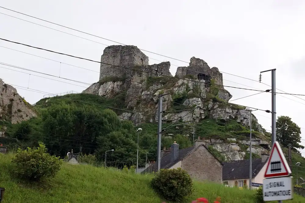 La Roche-Maurice, location Airbnb et conciergerie
