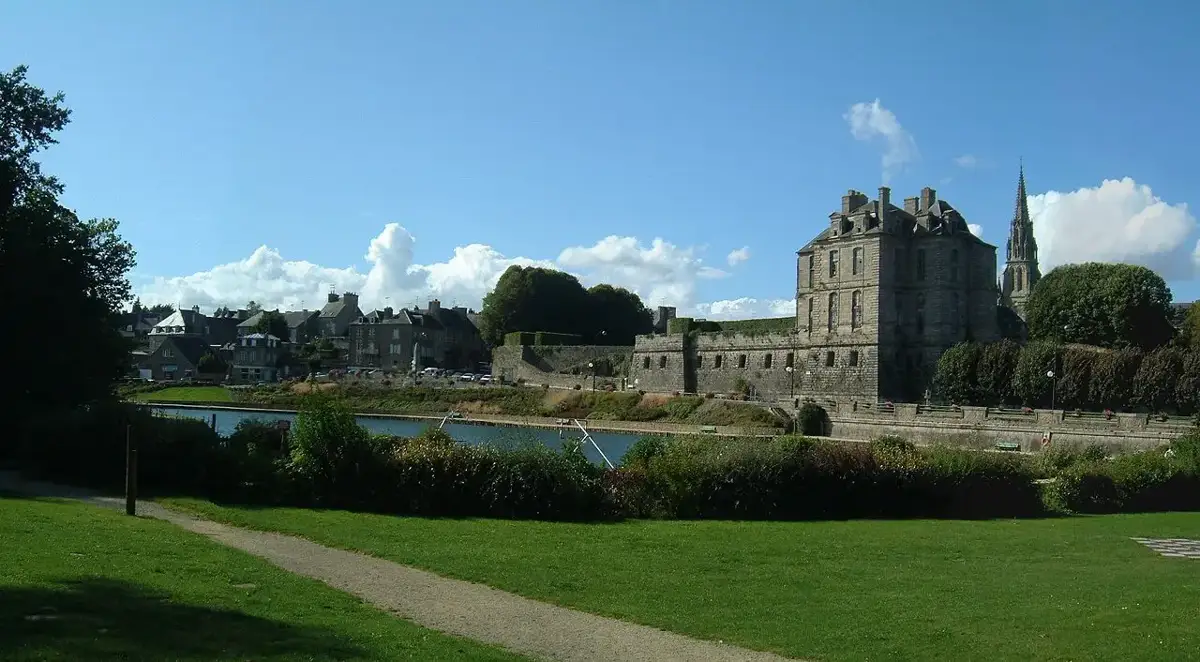 Quintin, location Airbnb et conciergerie
